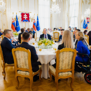 Michaela Balcová a Lucia Krivosudská u prezidenta Petra Pellegriniho