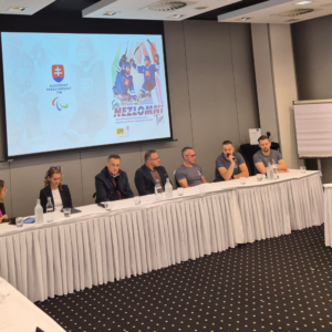 O prevencii za volantom a veľkom úspechu parahokejistov